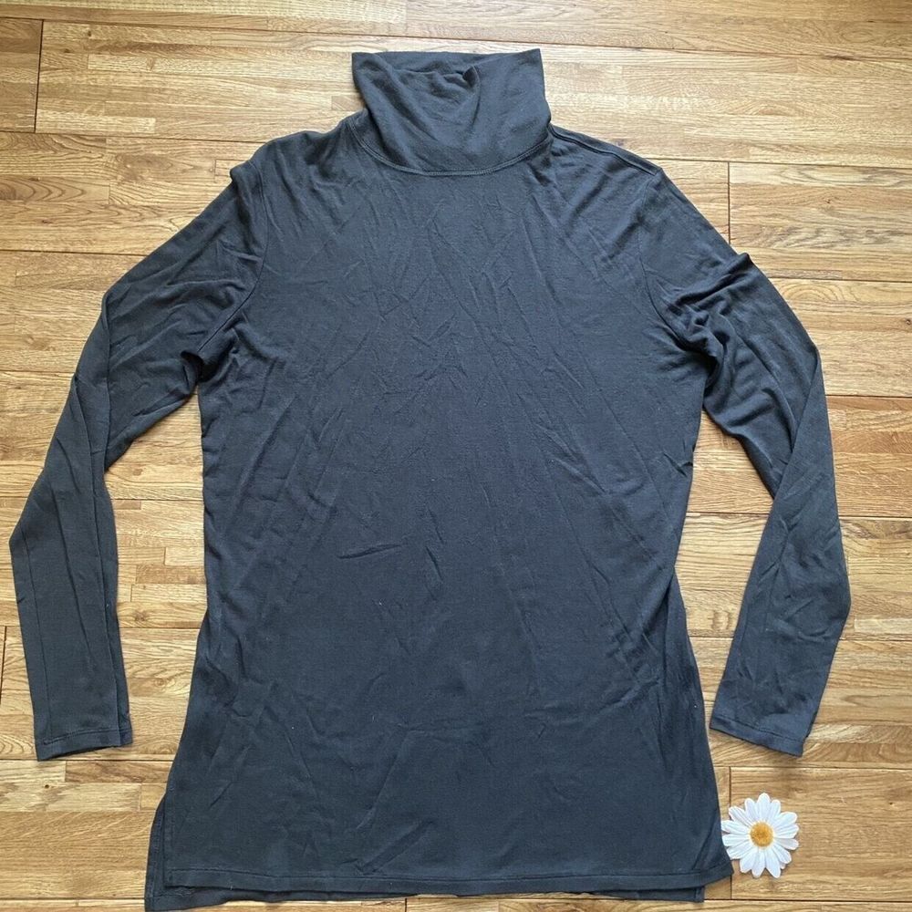 Athleta Long Sleeve‎ Turtleneck Size Medium T